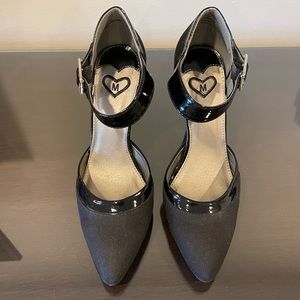 Black patent leather and fabric heels with ankle strap. Style Latricia size 7.5